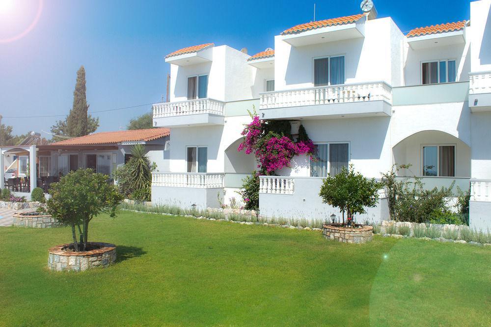 Gardenia Studios Mourésion Exterior foto